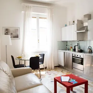 Apartment Convenient And Private Place In Milan, Milan